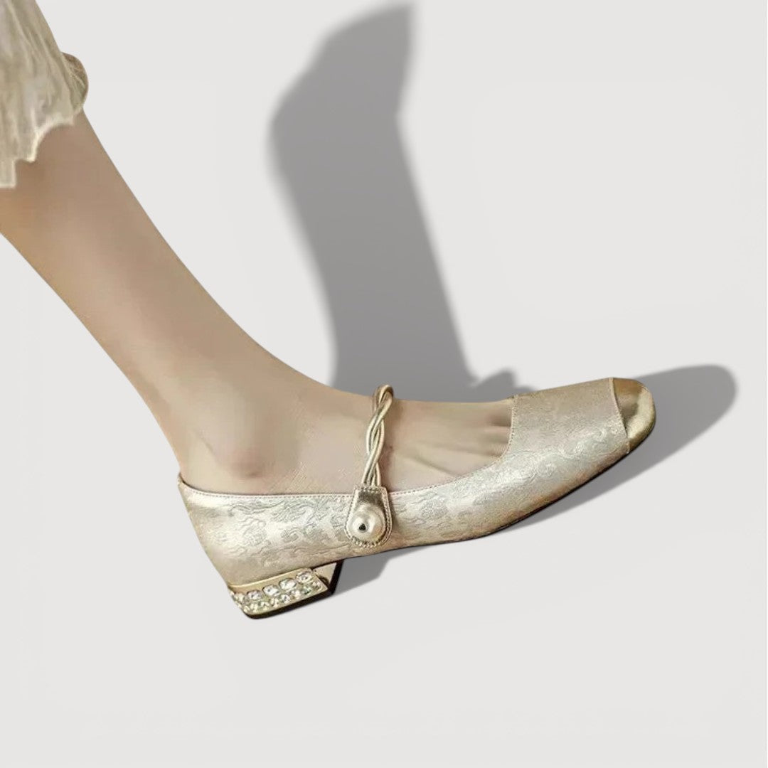 KRYSTAL – VINTAGE LOW HEELS